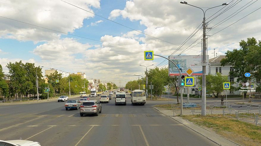 Фотография рекламного носителя, тип: Билборд 3x6, адрес: Доватора ул., д. 23 Х Сулимова ул., Челябинск, Челябинская область, Россия. Сторона A1-A3 №954210