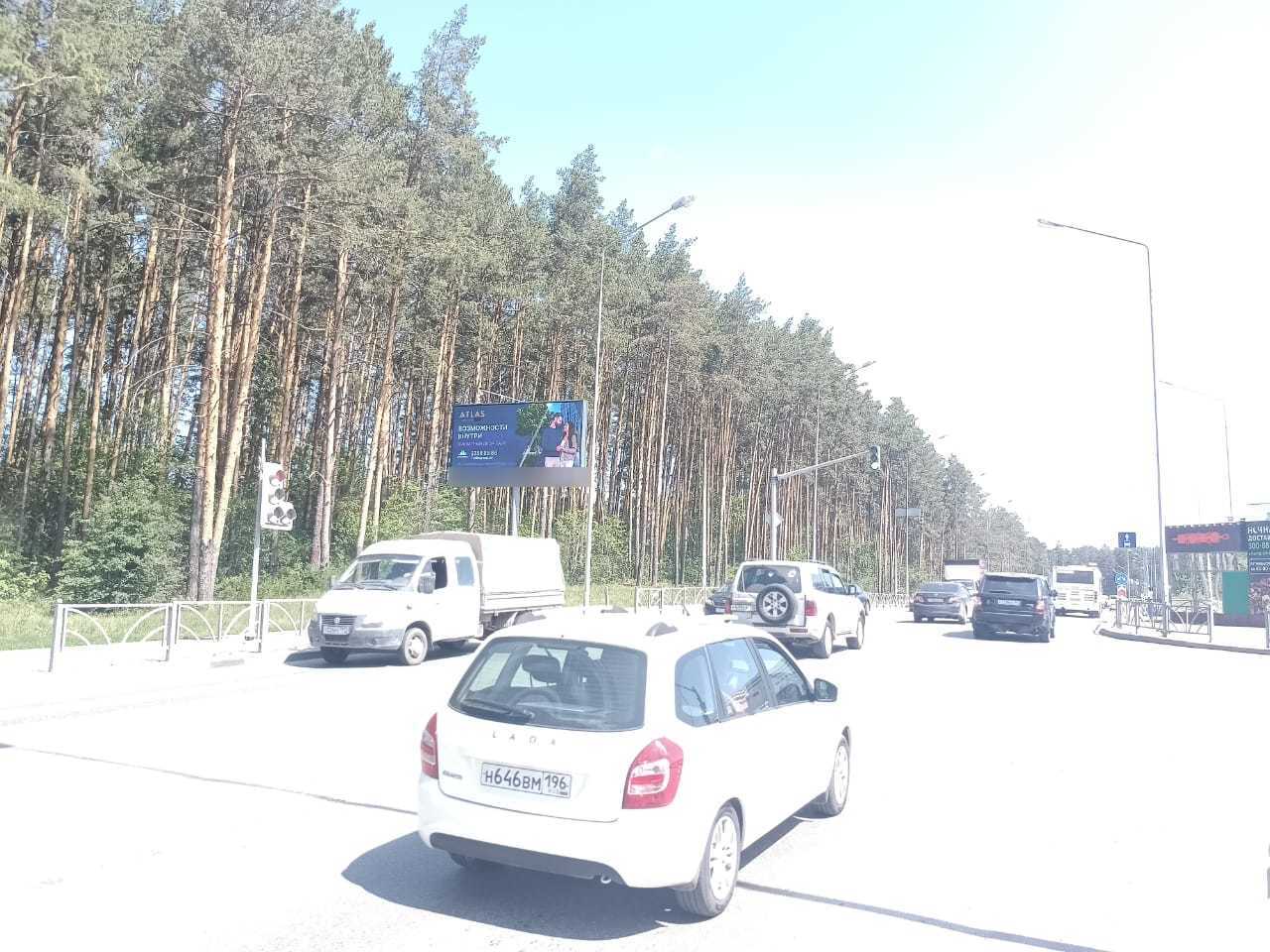 Фотография рекламного носителя, тип: Билборд 3x6, адрес: Светлореченская ул. Х Анатолия Муранова ул., Екатеринбург, Свердловская область, Россия. Сторона Б1 №1024047