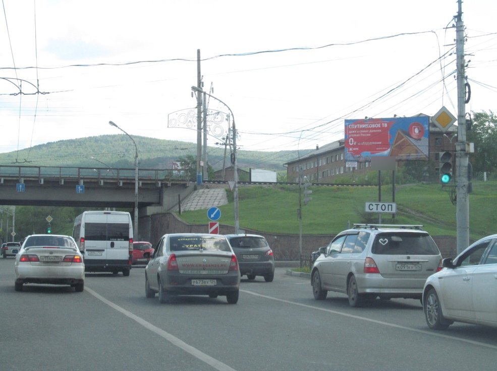 Фотография рекламного носителя, тип: Билборд 3x6, адрес: Матросова ул. Х Семафорная ул. Х Гладкова ул., Красноярск, Красноярский край, Россия. Сторона А №593047