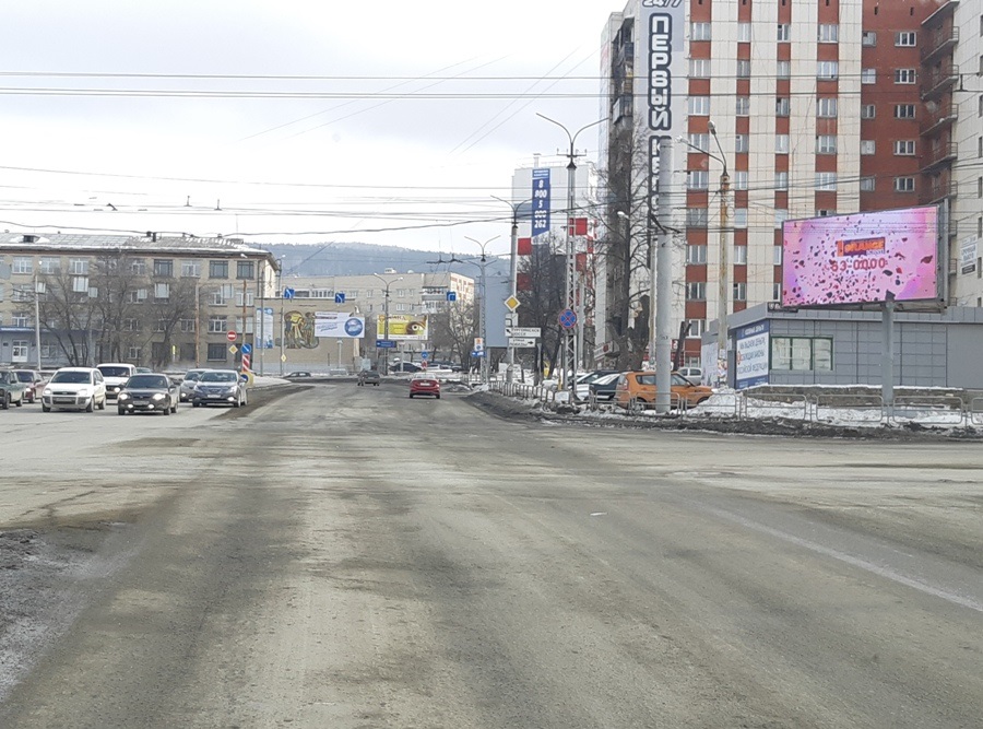 Фотография рекламного носителя, тип: Билборд 3x6, адрес: Автозаводцев пр-т Х Предзаводская пл., Миасс, Челябинская область, Россия. Сторона А1-А10 №1057216