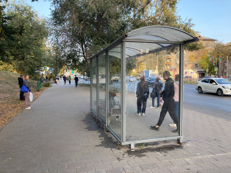 Фотография рекламного носителя, тип: Остановка 1.8x1.2, адрес: Физкультурная ул., д.116Б, Самара, Самарская область, Россия. Сторона B1 №975448