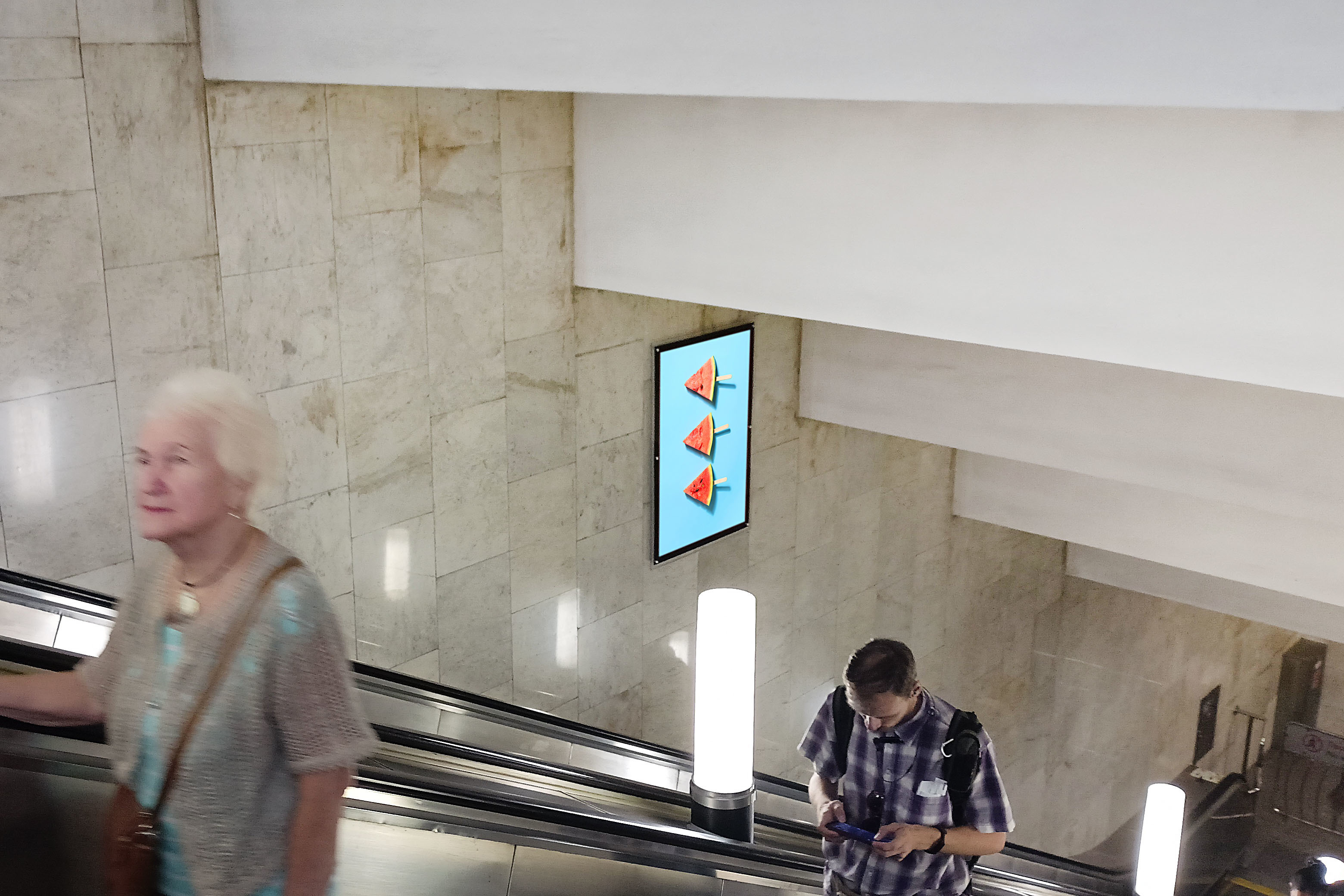 Фотография рекламного носителя, тип: Кристалайт, адрес: Станция метро «Медведково», линия Калужско-Рижская, Москва, Россия. Сторона/вариант №1001828