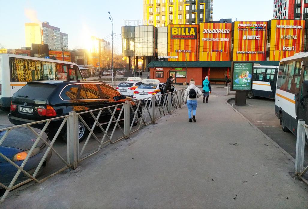 Фотография рекламного носителя, тип: Ситиформат 1.8x1.2, адрес: Большая Воскресенская ул., станция ж/д "Павшино", Красногорск, Московская область, Россия. Сторона A1 №847872