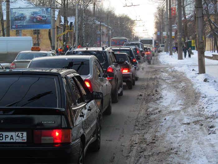 Фотография рекламного носителя, тип: Билборд 3x6, адрес: Щорса ул., д.36, Киров, Кировская область, Россия. Сторона В1-B3 №524574