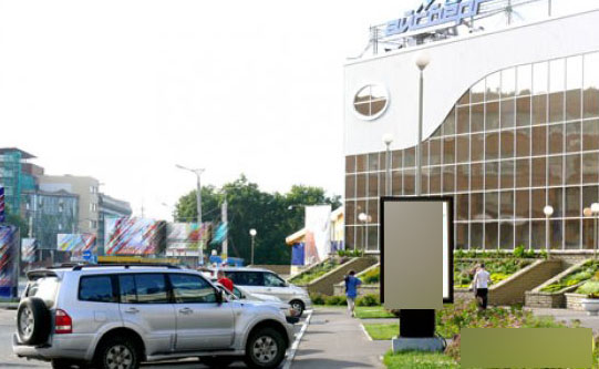 Фотография рекламного носителя, тип: Ситиформат 1.8x1.2, адрес: Красный путь ул., справа от Айсберга, Омск, Омская область, Россия. Сторона А №420896