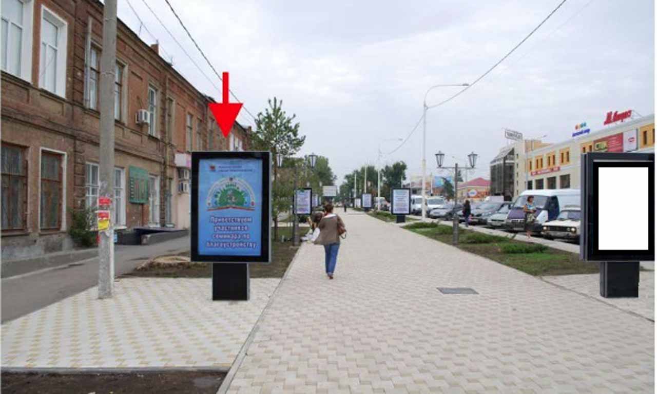 Фотография рекламного носителя, тип: Ситиформат 1.8x1.2, адрес: Платовский пр-т., между Маяковского ул. и Б.Хмельницкого ул. Поз.8, Новочеркасск, Ростовская область, Россия. Сторона Б №1093427