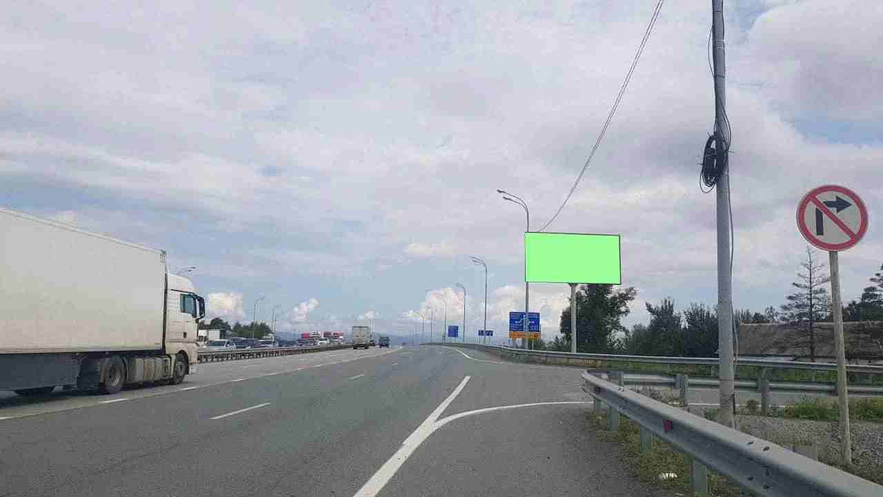 Фотография рекламного носителя, тип: Билборд 3x6, адрес: Подъезд к аэропорту гор. Владивостока, 7 450 м, Владивосток, Приморский край, Россия. Сторона A №1060668