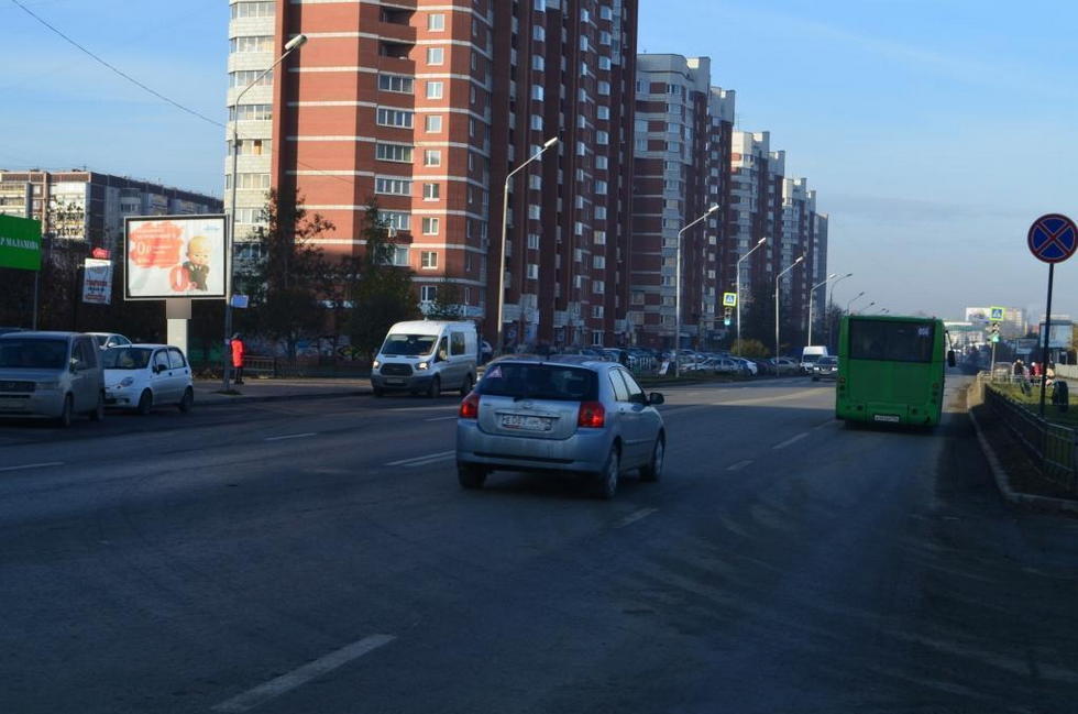 Фотография рекламного носителя, тип: Ситиборд 2.7x3.7, адрес: Шварца ул., д.12, корп.1 Х Малахова б-р., Екатеринбург, Свердловская область, Россия. Сторона Б1-Б5 №1024090