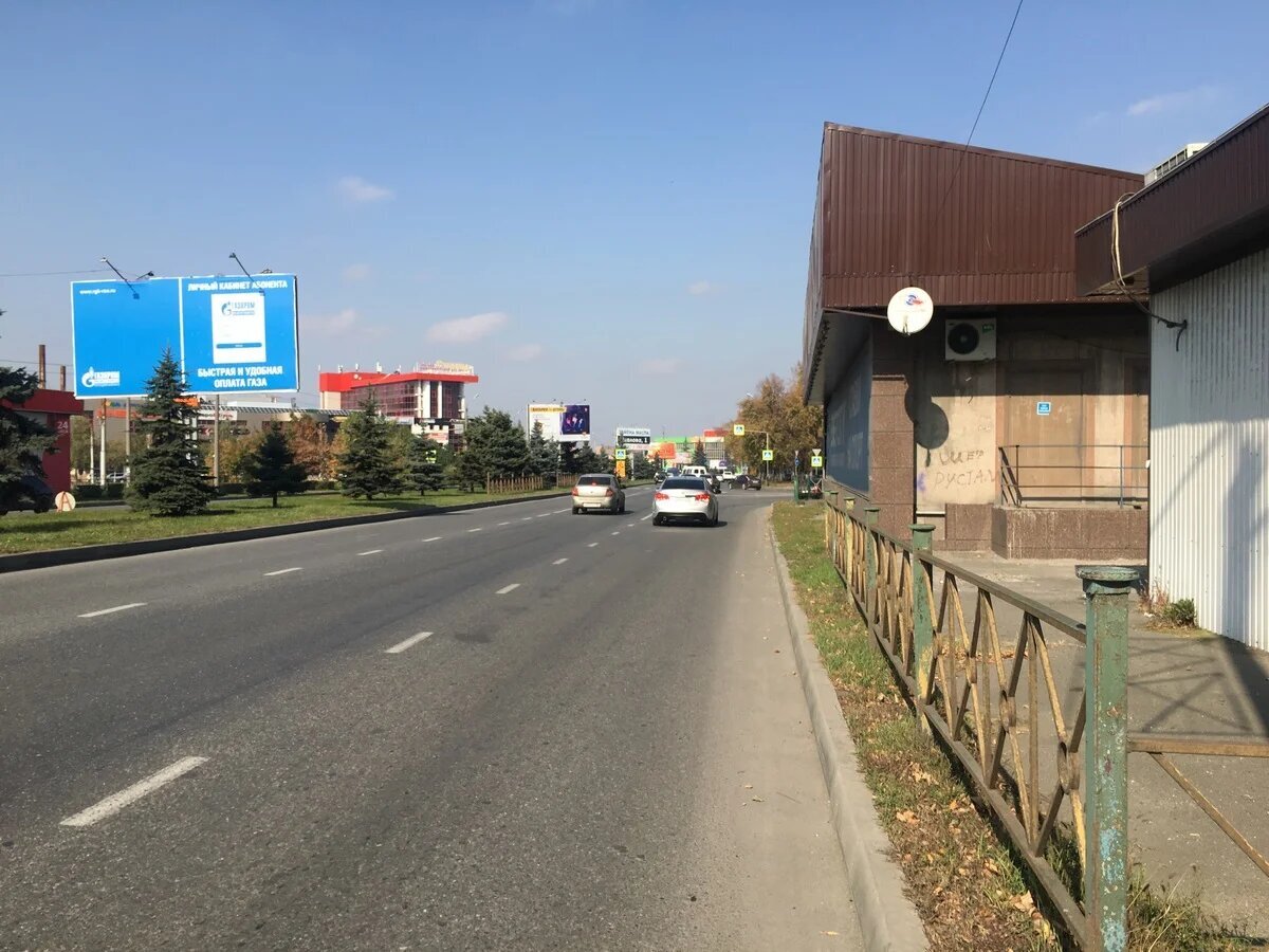 Фотография рекламного носителя, тип: Билборд 3x6, адрес: Московская ул., д.39 Х Гугкаева ул., Владикавказ, Республика Северная Осетия – Алания, Россия. Сторона Б1 №451791