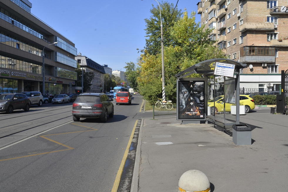 Фотография рекламного носителя, тип: Остановка 1.8x1.2, адрес: Шаболовка ул., Москва, Россия. Сторона А №334353