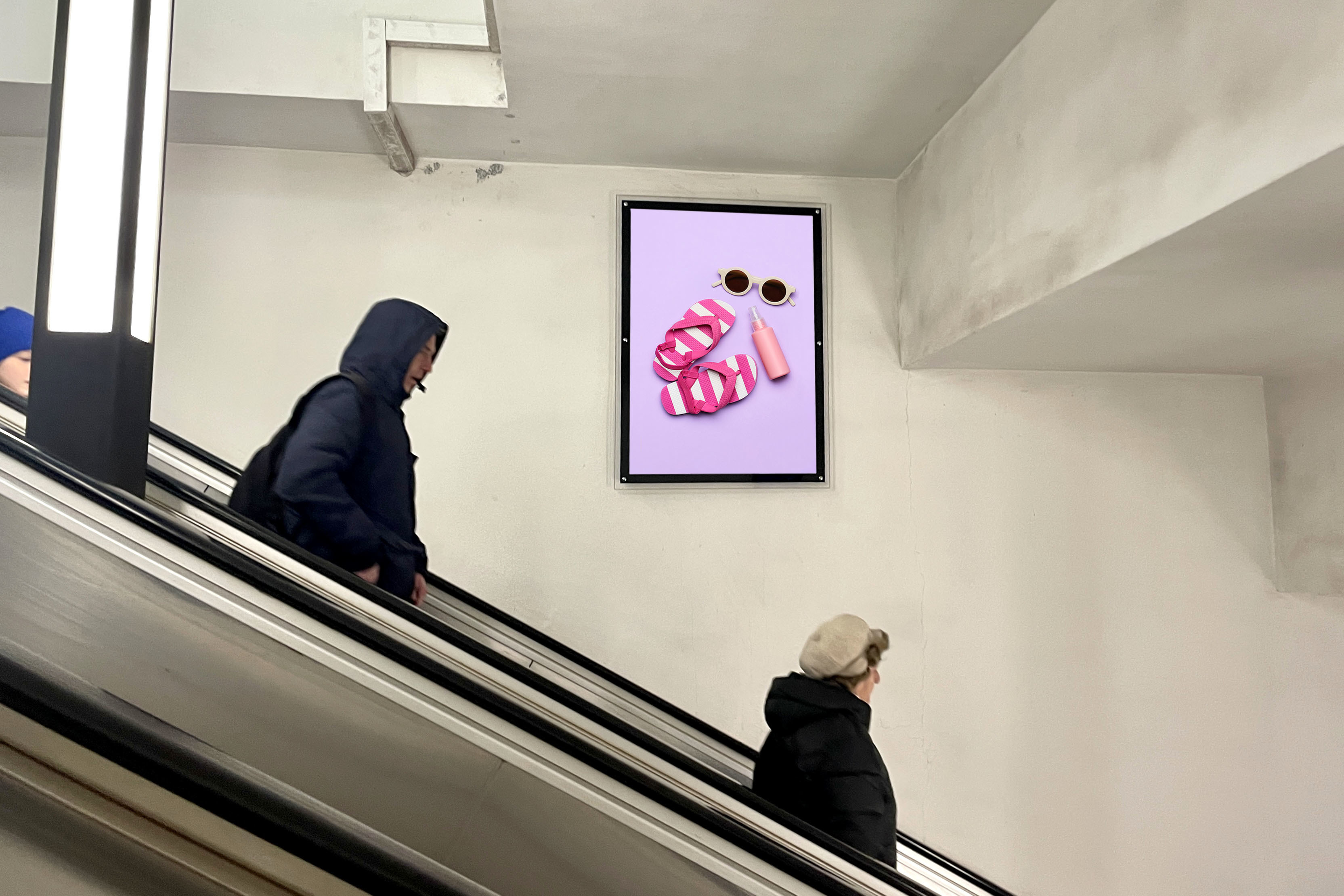 Фотография рекламного носителя, тип: Кристалайт, адрес: Станция метро «Ленинский проспект», линия Калужско-Рижская, Москва, Россия. Сторона/вариант №1001827