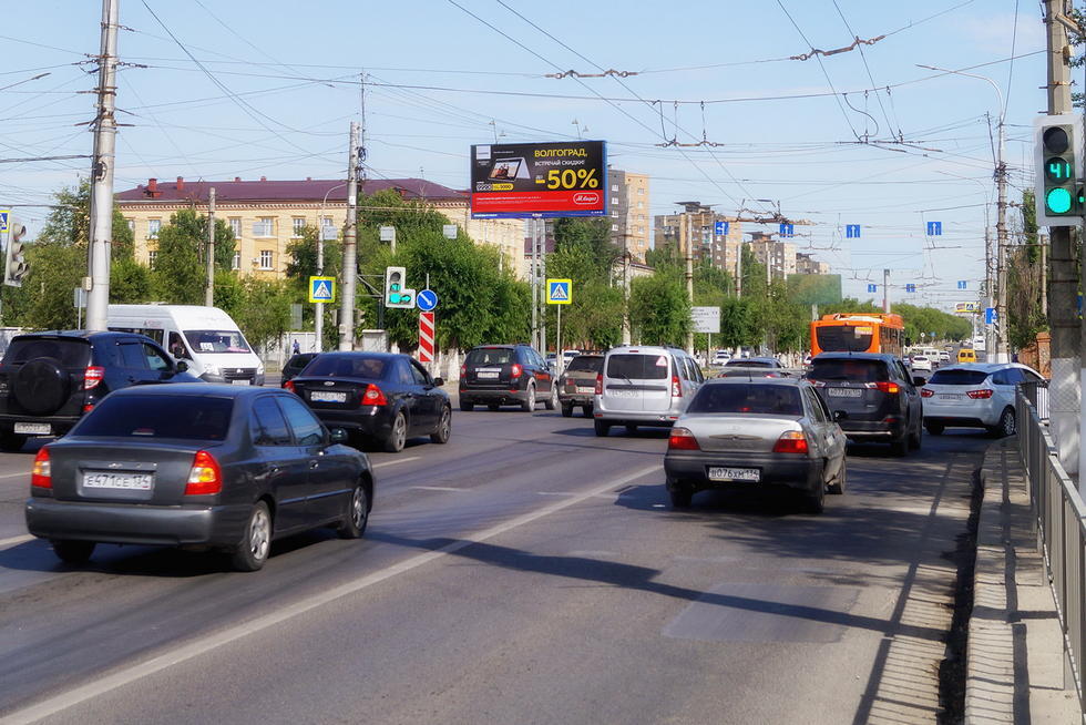 Фотография рекламного носителя, тип: Билборд 3x6, адрес: Маршала Жукова ул., д.90 Х Качинцев ул., Волгоград, Волгоградская область, Россия. Сторона А2 №337572