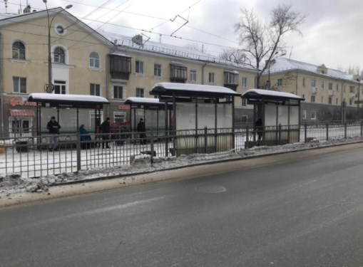 Фотография рекламного носителя, тип: Остановка 1.8x1.2, адрес: Бакинских Комиссаров ул., ост.Кировоградская, поз.2, Екатеринбург, Свердловская область, Россия. Сторона А2 №1094847