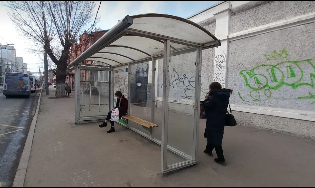 Фотография рекламного носителя, тип: Остановка 1.8x1.2, адрес: Моковская ул. Х Чапаева ул., к вокзалу, Саратов, Саратовская область, Россия. Сторона А №585296