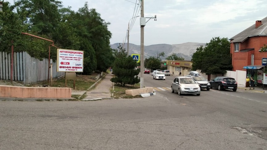 Фотография рекламного носителя, тип: Уличный информационный стенд, адрес: Леселидзе ул., д.2, поз.1, Новороссийск, Краснодарский край, Россия. Сторона 2А0 №1072064