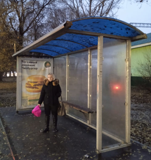 Фотография рекламного носителя, тип: Остановка 1.8x1.2, адрес: Орджоникидзе ул., д.2, из центра, Саратов, Саратовская область, Россия. Сторона А №585165