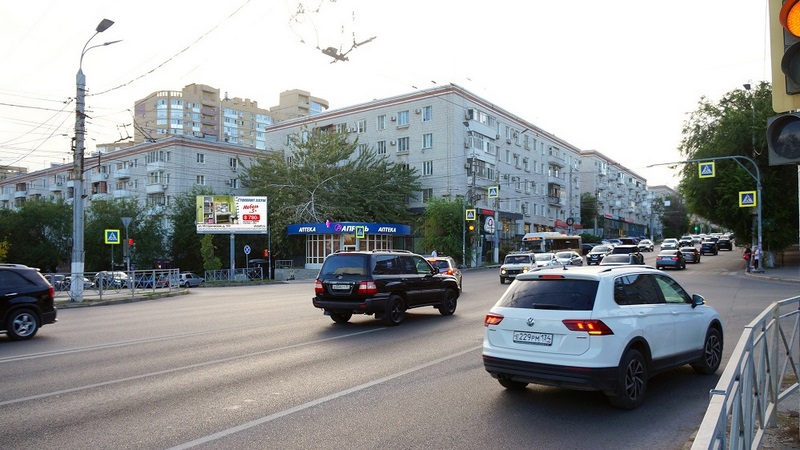 Фотография рекламного носителя, тип: Билборд 3x6, адрес: Невская ул. Х Пархоменко ул., Волгоград, Волгоградская область, Россия. Сторона А1 №1065607