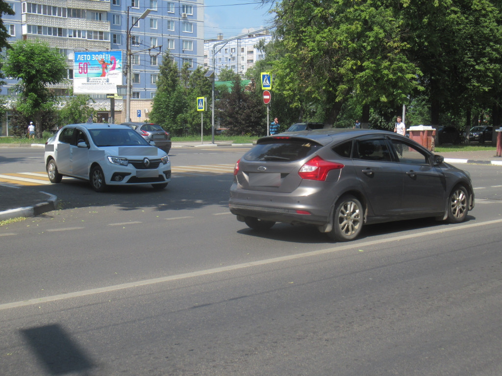 Фотография рекламного носителя, тип: Ситиборд 2.7x3.7, адрес: Есенина ул., д.2 Х Фрунзе ул., Рязань, Рязанская область, Россия. Сторона Б №794176