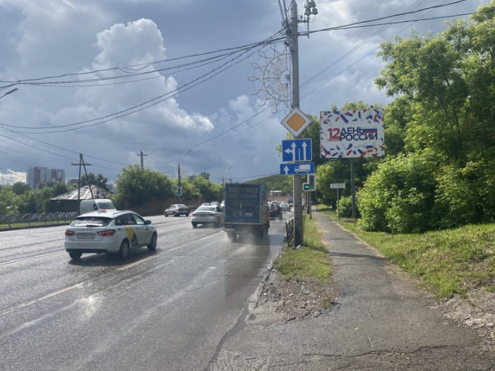 Фотография рекламного носителя, тип: Нестандартный билборд, адрес: Брянская ул., д.30/1, Красноярск, Красноярский край, Россия. Сторона А №758054