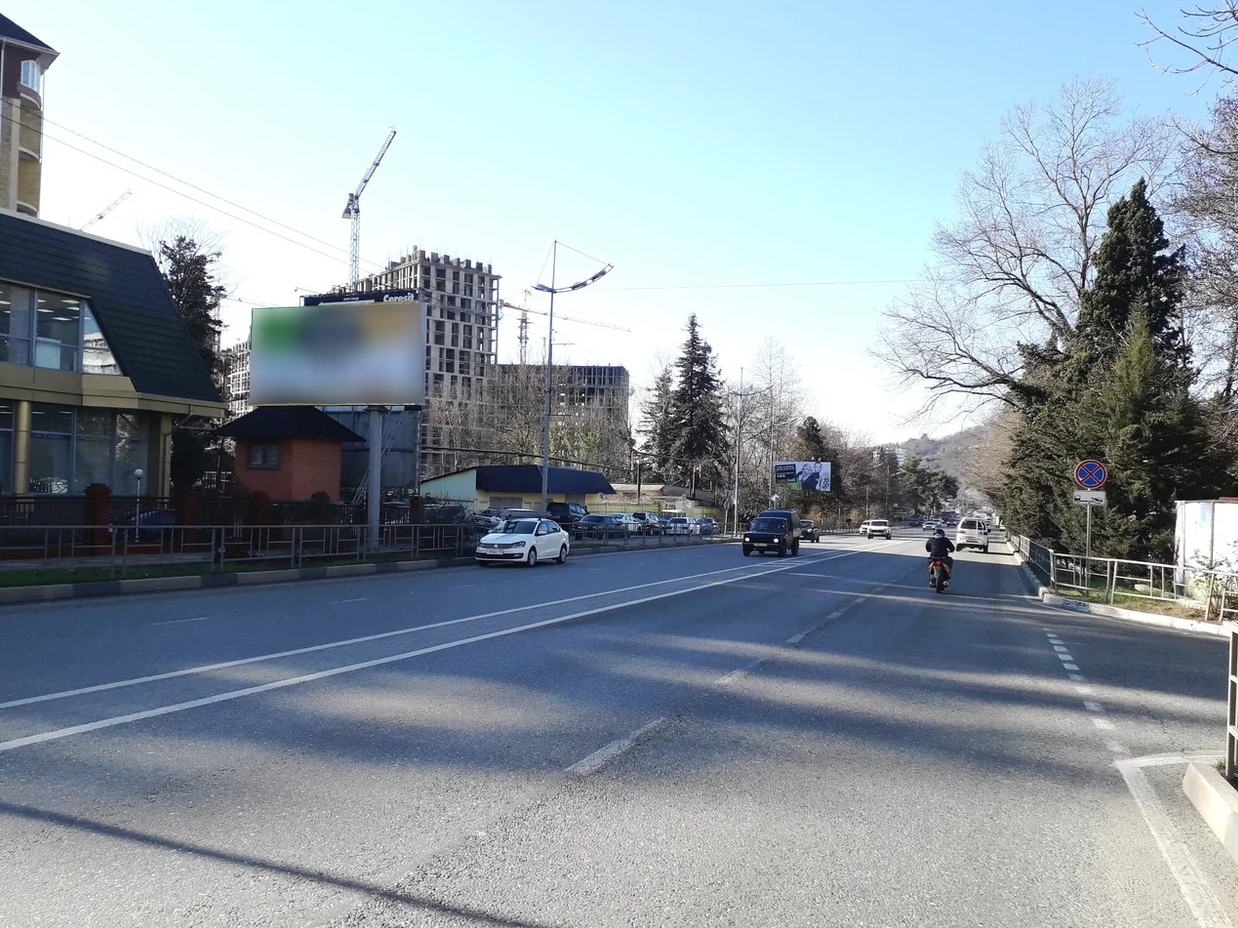 Фотография рекламного носителя, тип: Билборд 3x6, адрес: Дагомыс, Батумское ш., д.28а, Керама, Сочи, Краснодарский край, Россия. Сторона B №837526