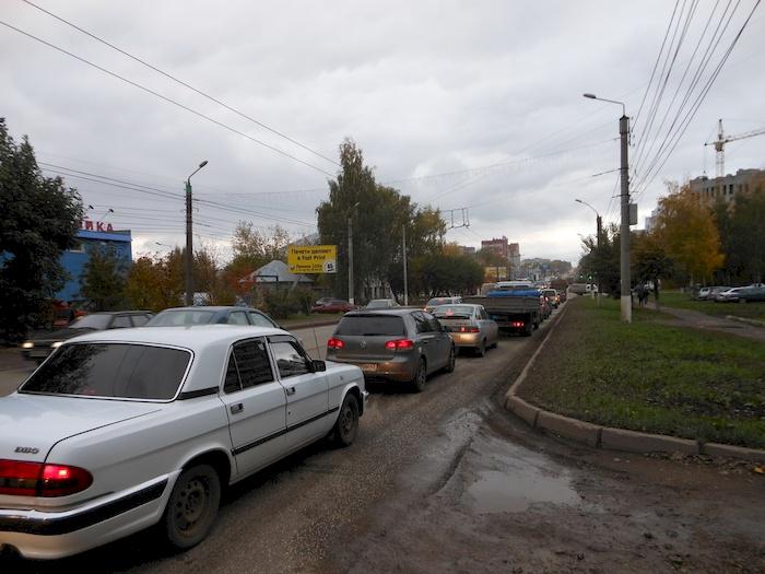 Фотография рекламного носителя, тип: Ситиборд 2.7x3.7, адрес: Московская ул., д.102, Киров, Кировская область, Россия. Сторона В1-B3 №629312