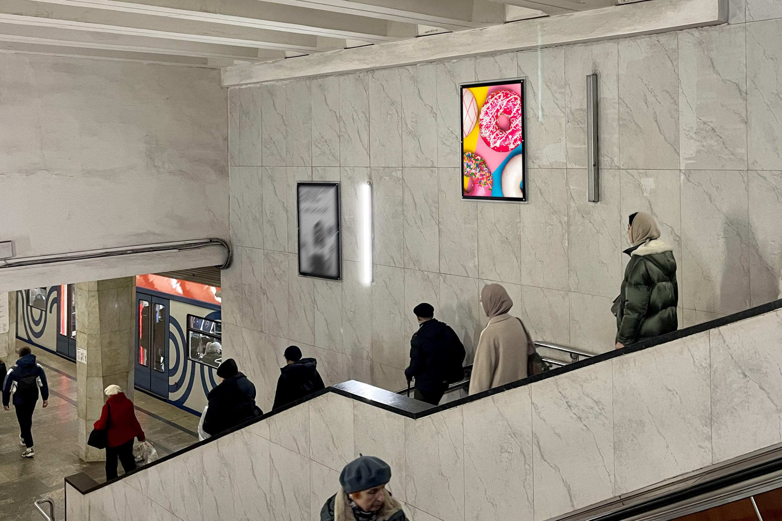 Фотография рекламного носителя, тип: Кристалайт, адрес: Станция метро «Беговая», линия Таганско-Краснопресненская, Москва, Россия. Сторона/вариант №1001840