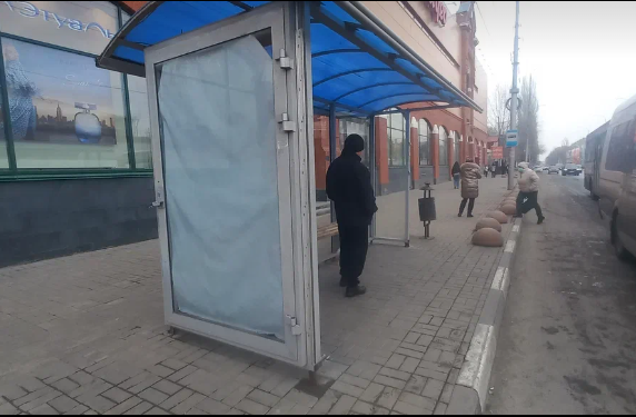 Фотография рекламного носителя, тип: Остановка 1.8x1.2, адрес: Кутякова ул. Х Астраханская ул., Триумф, Саратов, Саратовская область, Россия. Сторона Б №602921