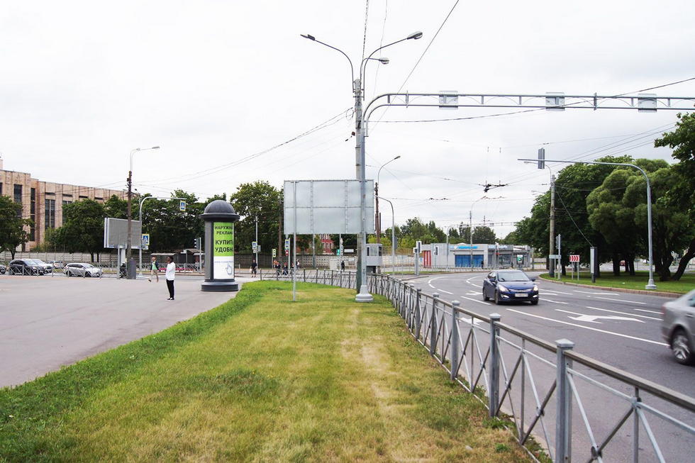 Фотография рекламного носителя, тип: Пиллар 3x1.4, адрес: Мужества пл. Х Непокорённых пр-т., д.2, Санкт-Петербург, Россия. Сторона Б №706991