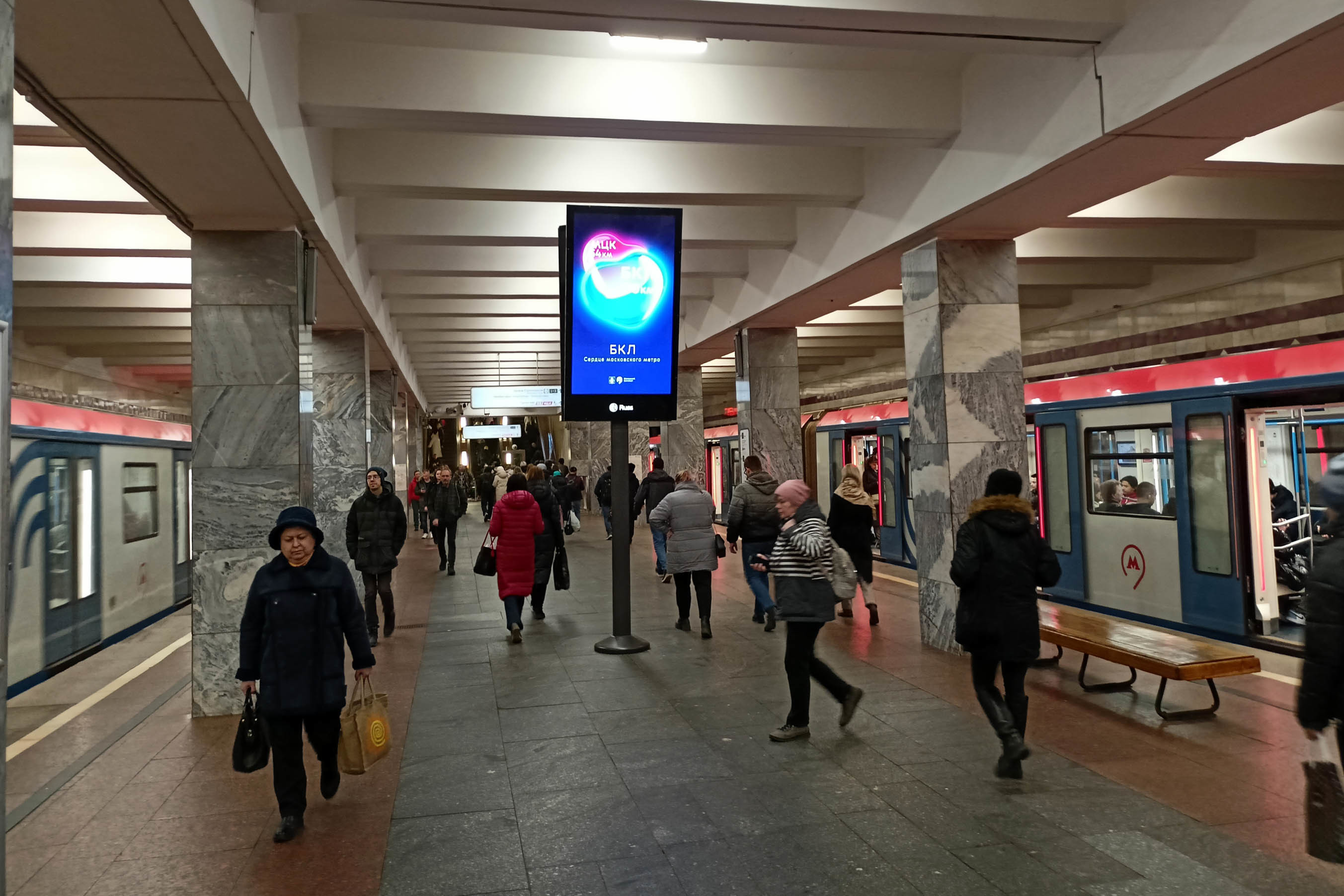 Фотография рекламного носителя, тип: Видеоэкран, адрес: Станция метро «Тушинская», линия Таганско-Краснопресненская, Москва, Россия. Сторона/вариант А11-А20 №1075451