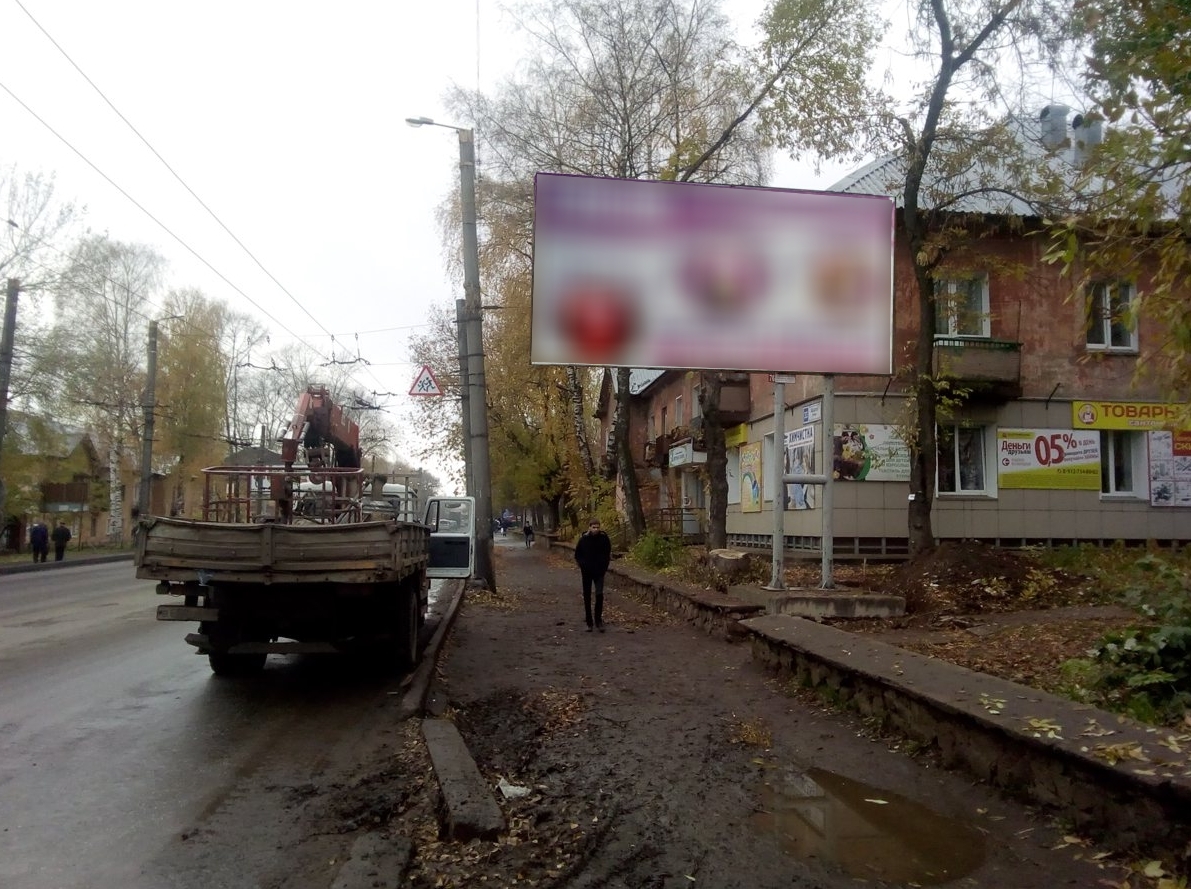Фотография рекламного носителя, тип: Билборд 3x6, адрес: Щорса ул., д.33, Киров, Кировская область, Россия. Сторона A №840277