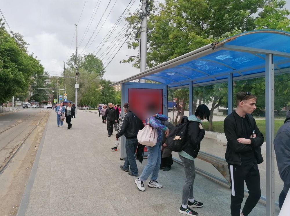 Фотография рекламного носителя, тип: Остановка 1.8x1.2, адрес: Мирный пер., поз.2, Саратов, Саратовская область, Россия. Сторона А №586117