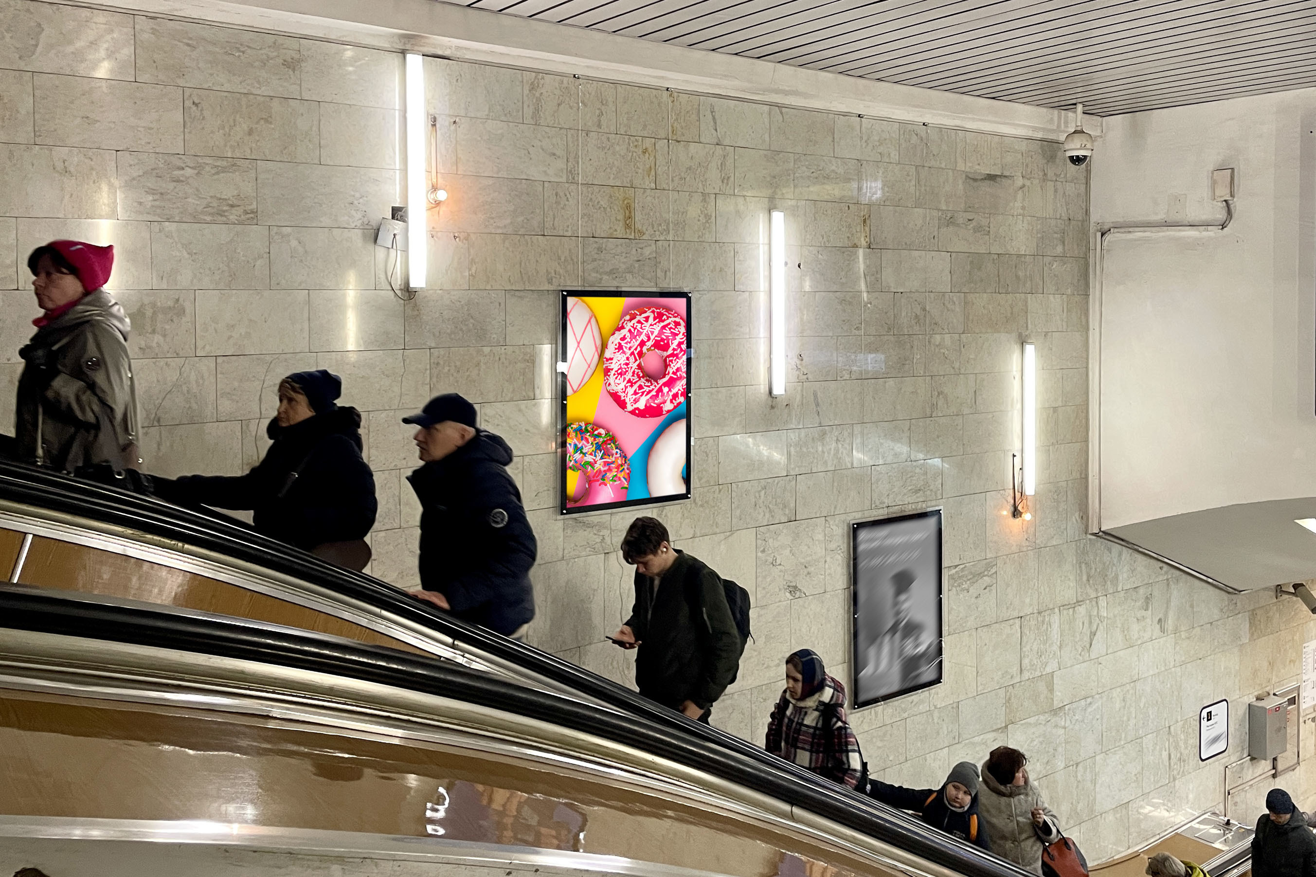 Фотография рекламного носителя, тип: Кристалайт, адрес: Станция метро «Сходненская», линия Таганско-Краснопресненская, Москва, Россия. Сторона/вариант №1001838