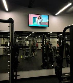 Фотография рекламного носителя, тип: Видеоэкран, адрес: Фитнес-центр «Fitness House на Наличной», Наличная ул., д.44, корп.1, Санкт-Петербург, Россия. Сторона/вариант 2 №981183