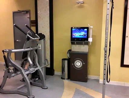 Фотография рекламного носителя, тип: Видеоэкран, адрес: Фитнес-центр «Fitness Holding TERRASPORT Коперник», Большая Якиманка ул., д.22, Москва, Россия. Сторона/вариант 1 №980471