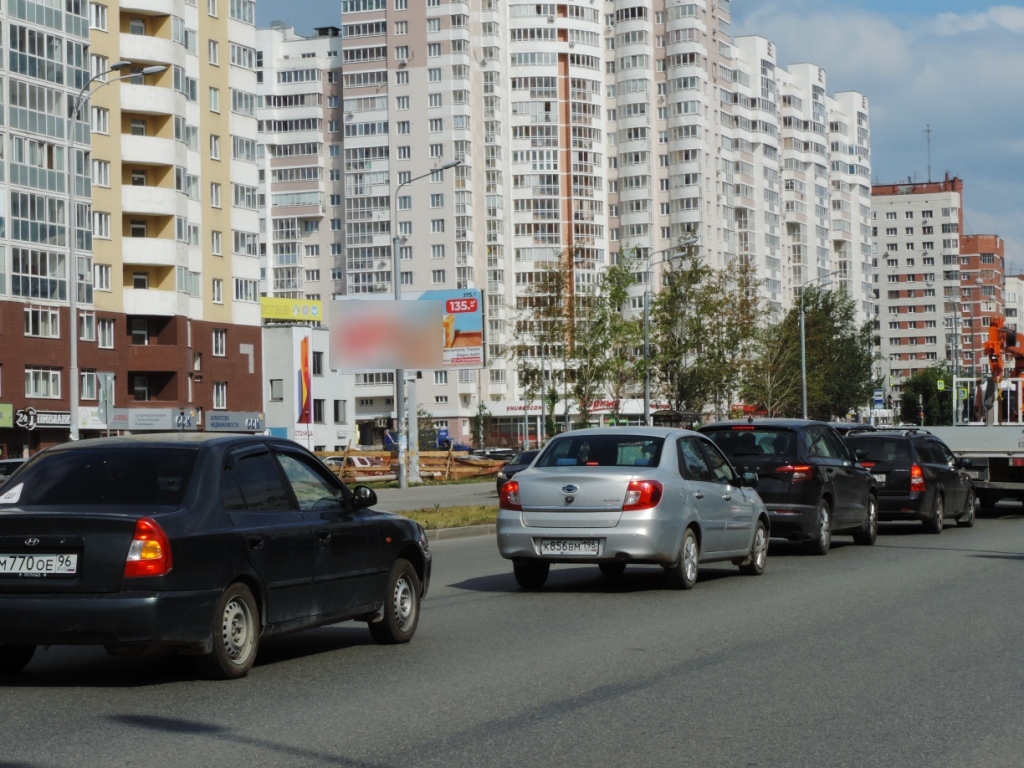 Фотография рекламного носителя, тип: Билборд 3x6, адрес: Токарей ул., д.40, Екатеринбург, Свердловская область, Россия. Сторона В №953515