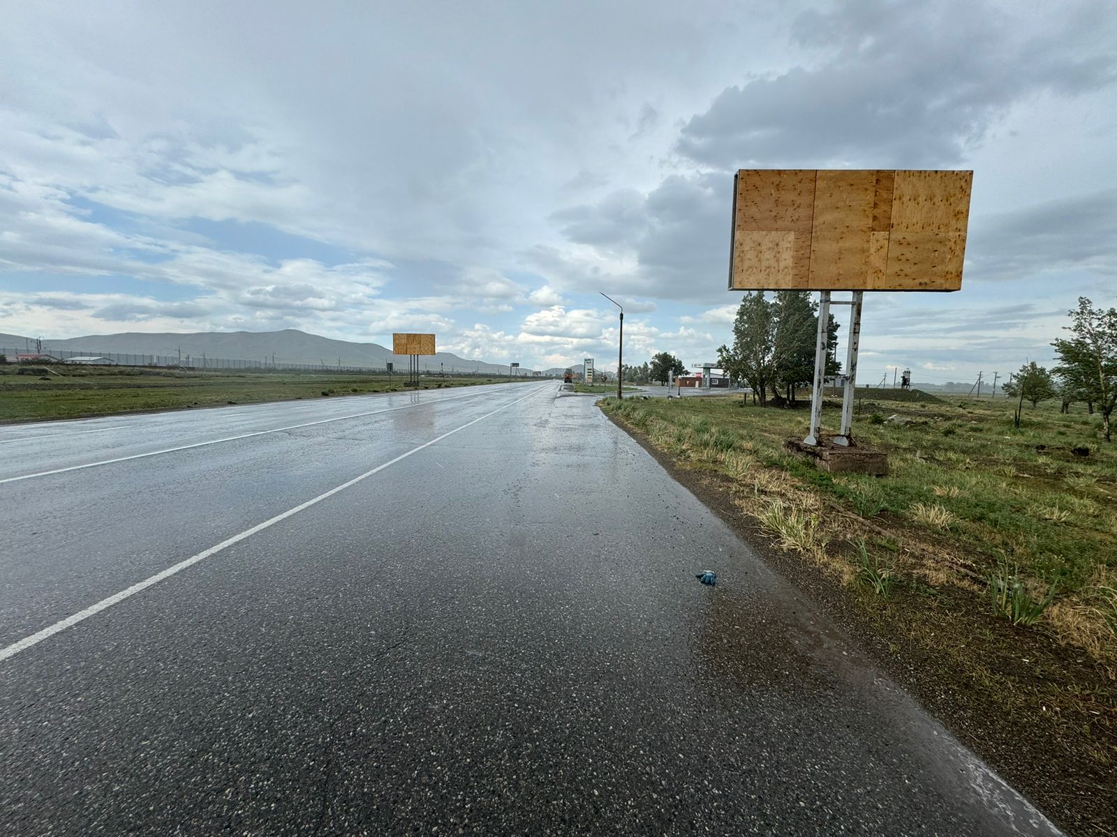 Фотография рекламного носителя, тип: Билборд 3x6, адрес: Аскиз с., Полевая ул., район АЗС "Перекресток", Абакан, Республика Хакасия, Россия. Сторона A №1323908