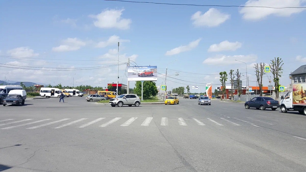 Фотография рекламного носителя, тип: Билборд 3x6, адрес: Барбашова ул. Х Кырджалийская ул, поз.2, Владикавказ, Республика Северная Осетия – Алания, Россия. Сторона Б №1058155
