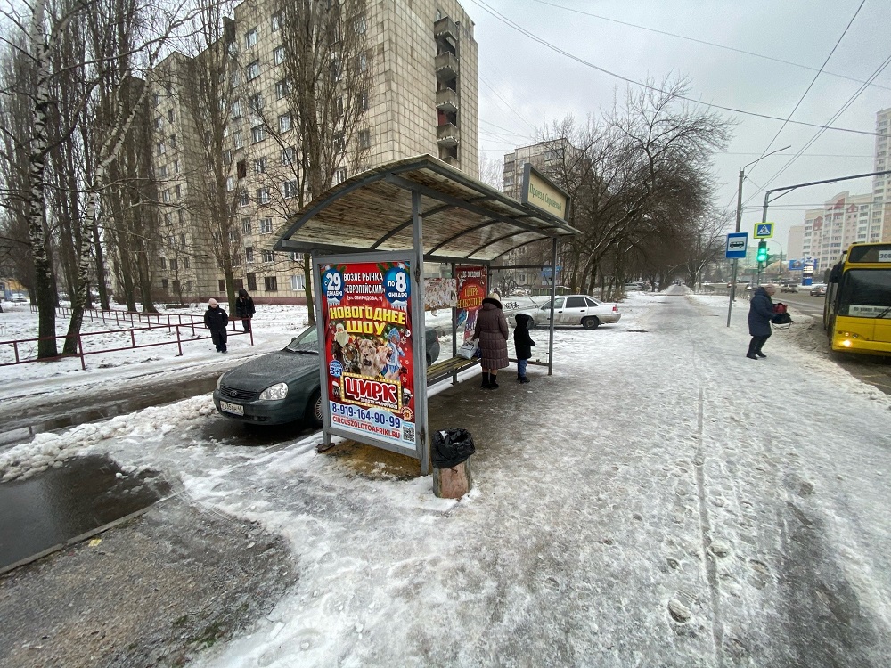 Фотография рекламного носителя, тип: Остановка 1.8x1.2, адрес: остановка пр-д Сиреневый, Липецк, Липецкая область, Россия. Сторона Б №1051952