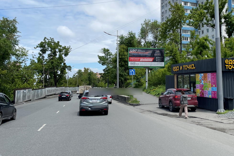 Фотография рекламного носителя, тип: Билборд 3x6, адрес: Некрасовская ул., д.52, Владивосток, Приморский край, Россия. Сторона А1-А3 №651063