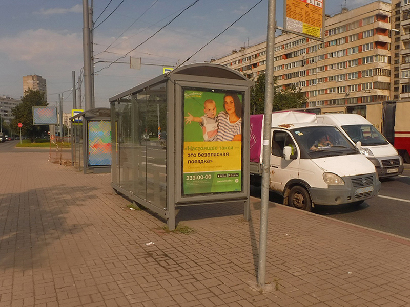 Фотография рекламного носителя, тип: Остановка 1.8x1.2, адрес: Наличная ул., д.30 Х Нахимова ул., д.3, корп.1, Санкт-Петербург, Россия. Сторона B №1094458