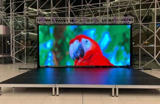 Фотография рекламного носителя, тип: Видеоэкран, адрес: Торговый центр «Veer Mall ТРЦ», Космонавтов пр-т., д.108д, Екатеринбург, Свердловская область, Россия. Сторона/вариант №1078571