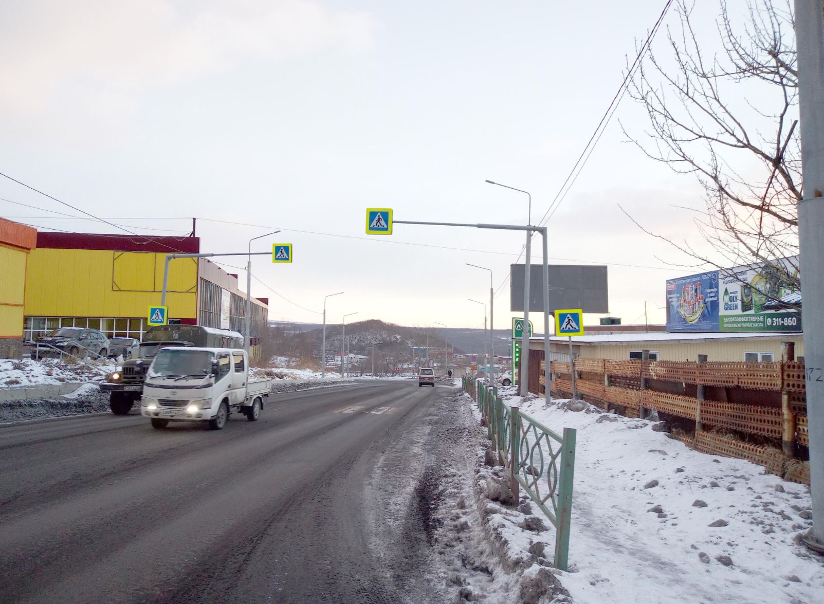 Фотография рекламного носителя, тип: Билборд 3x6, адрес: Высотная ул., около АЗС, Петропавловск-Камчатский, Камчатский край, Россия. Сторона A №1041470