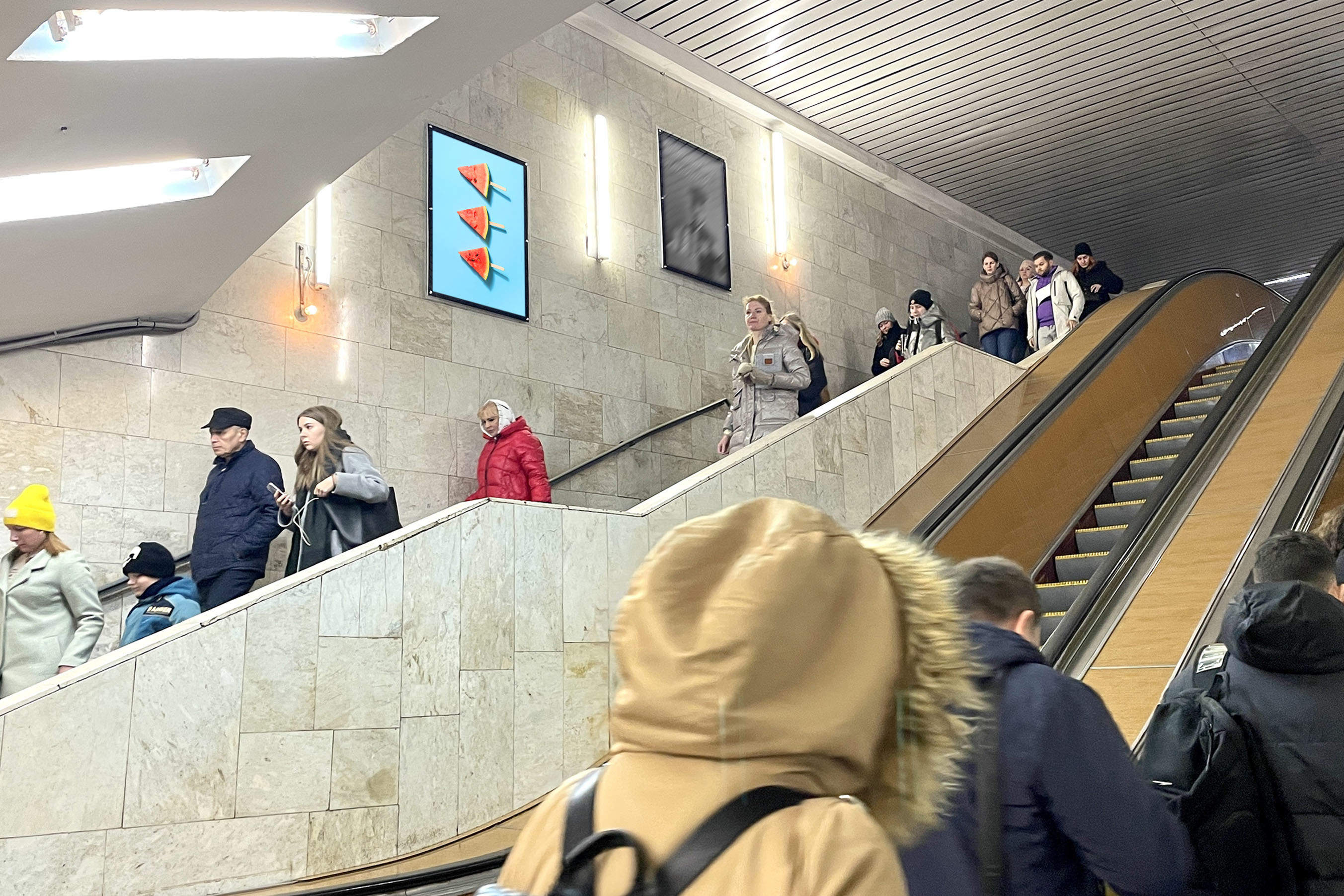 Фотография рекламного носителя, тип: Кристалайт, адрес: Станция метро «Сходненская», линия Таганско-Краснопресненская, Москва, Россия. Сторона/вариант №1001835