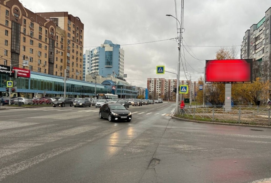 Фотография рекламного носителя, тип: Билборд 3x6, адрес: Ленина пр-т., д.50, поз.2, Сургут, Ханты-Мансийский автономный округ – Югра, Россия. Сторона А1-А10 №440281