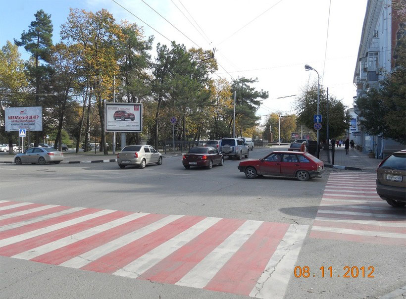 Фотография рекламного носителя, тип: Ситиборд 2.7x3.7, адрес: Советов ул., д.7, Новороссийск, Краснодарский край, Россия. Сторона А1-А3 №599577