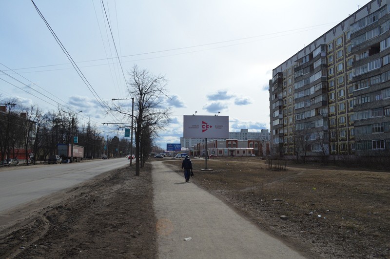 Фотография рекламного носителя, тип: Билборд 3x6, адрес: Грибоедова ул., д.13, р-н. рынка "КРУПЯНЩИК", Ковров, Владимирская область, Россия. Сторона А №594641