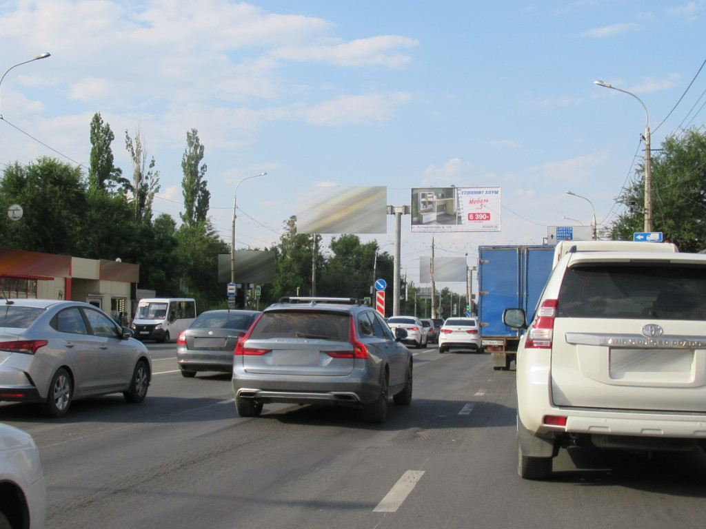 Фотография рекламного носителя, тип: Билборд 3x6, адрес: Университетский пр-т., д.25 Х Казахской ул., Волгоград, Волгоградская область, Россия. Сторона А2 №1054510