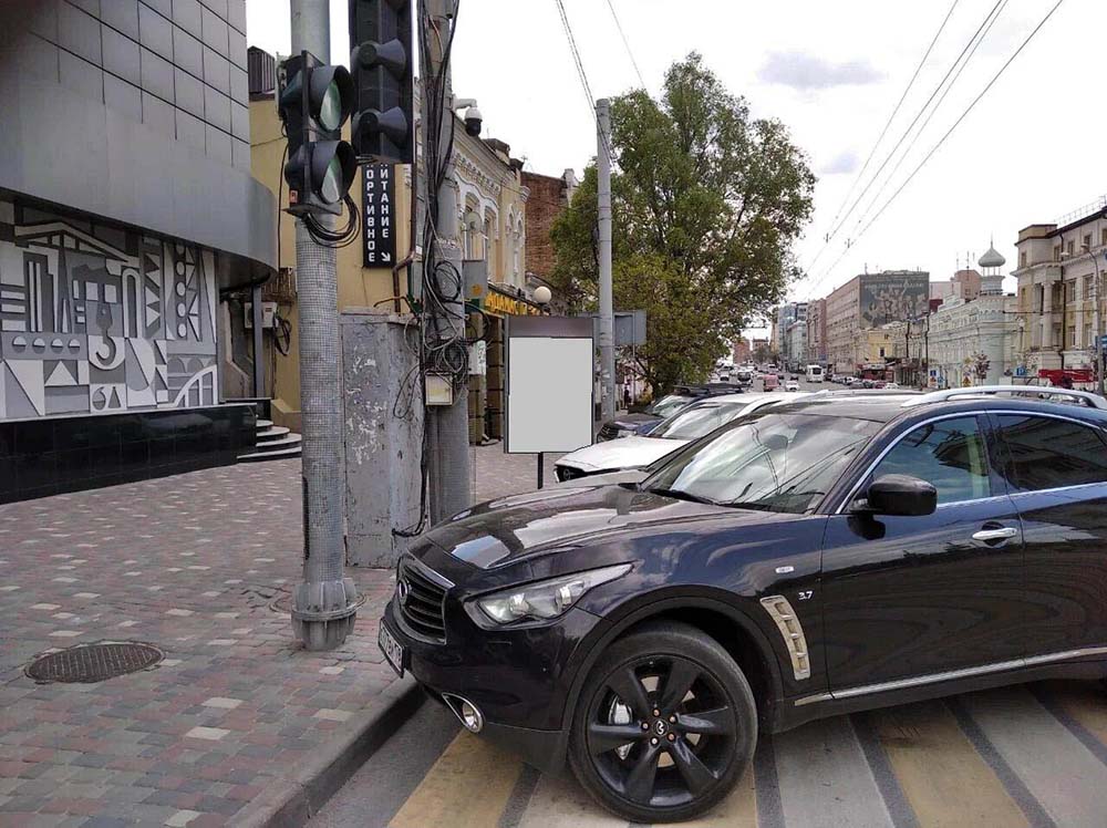 Фотография рекламного носителя, тип: Пилон, адрес: Ворошиловский пр-т., д.32 Х Пушкинская ул., Ростов-на-Дону, Ростовская область, Россия. Сторона Б №943641