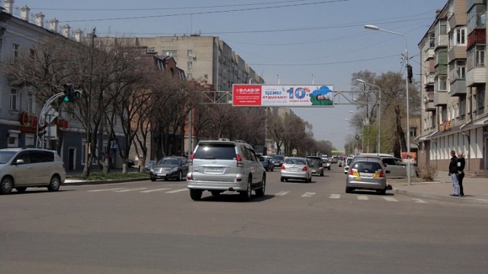 Фотография рекламного носителя, тип: Нестандартный суперсайт, адрес: Ленина ул., д.62, Уссурийск, Приморский край, Россия. Сторона Б1-Б3 №791450