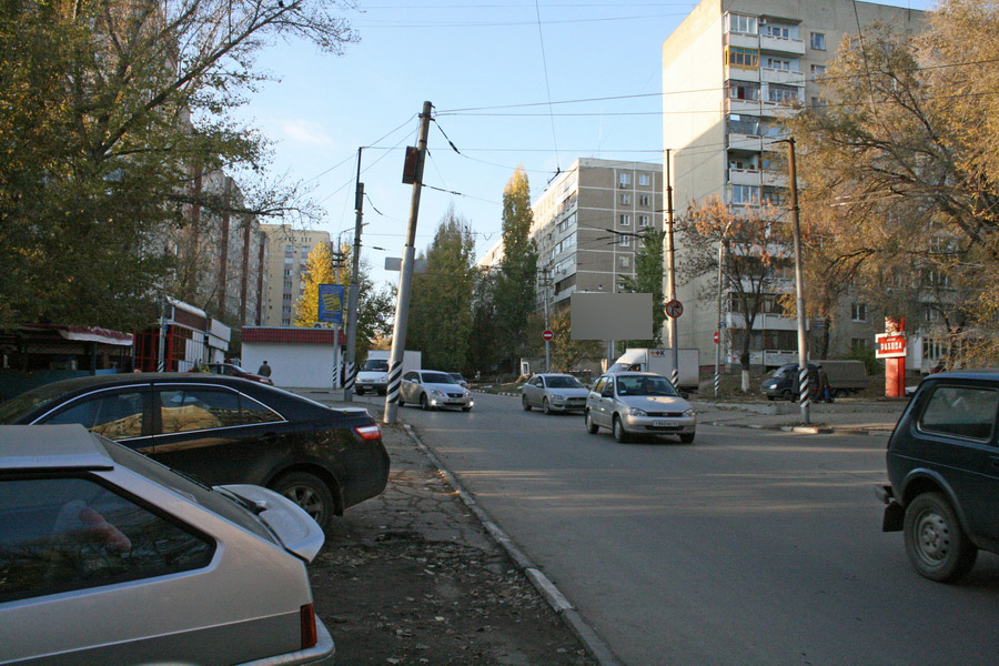 Фотография рекламного носителя, тип: Билборд 3x6, адрес: Новоузенская ул. Х Рахова ул., Саратов, Саратовская область, Россия. Сторона A №418391